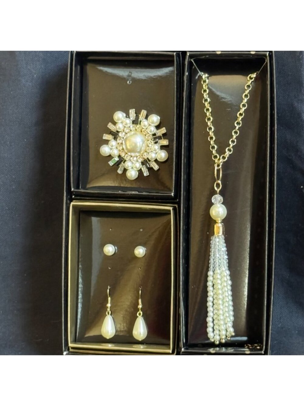 Faux Pearl  Jewelry Set Broach Necklace Earrings W/Clear Gemstones In Gift Box